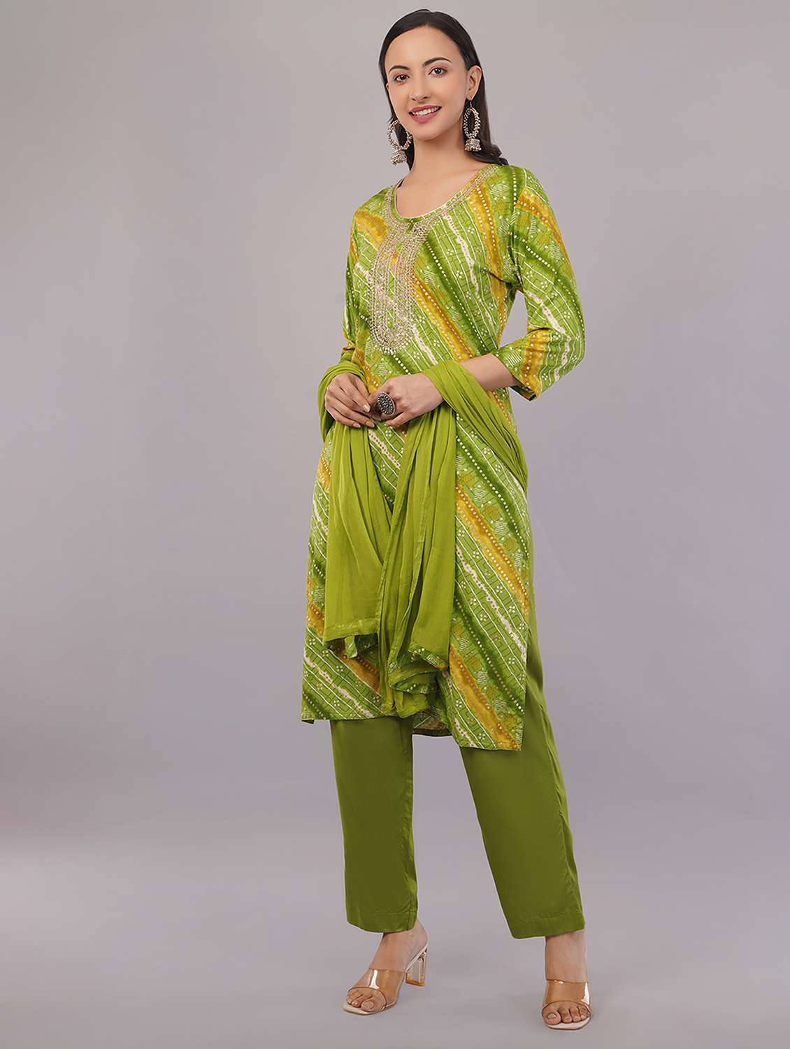 women three quarter sleeve kurta pant with dupatta set - 21786775 - Zoom Image - 0