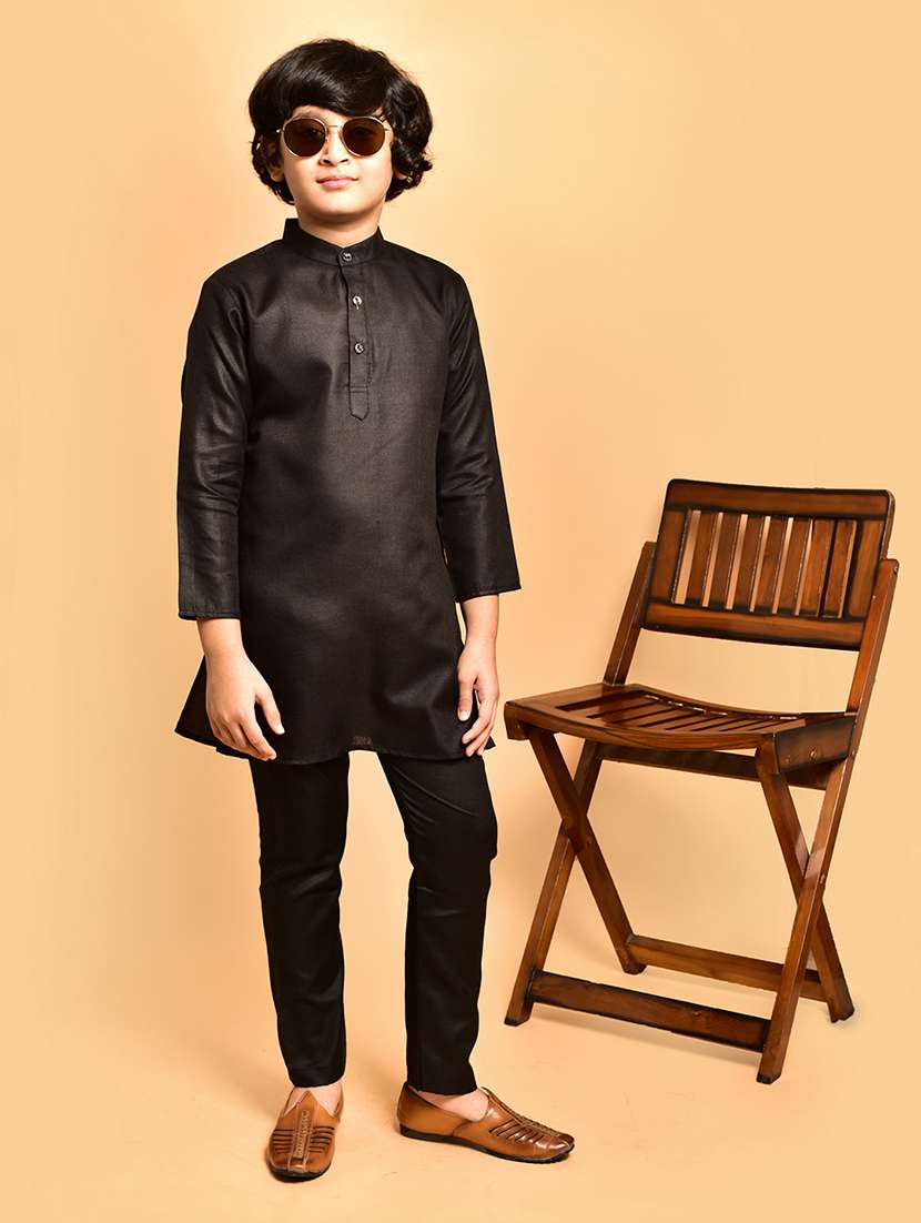 boys solid mandarin neck kurta pyjama set