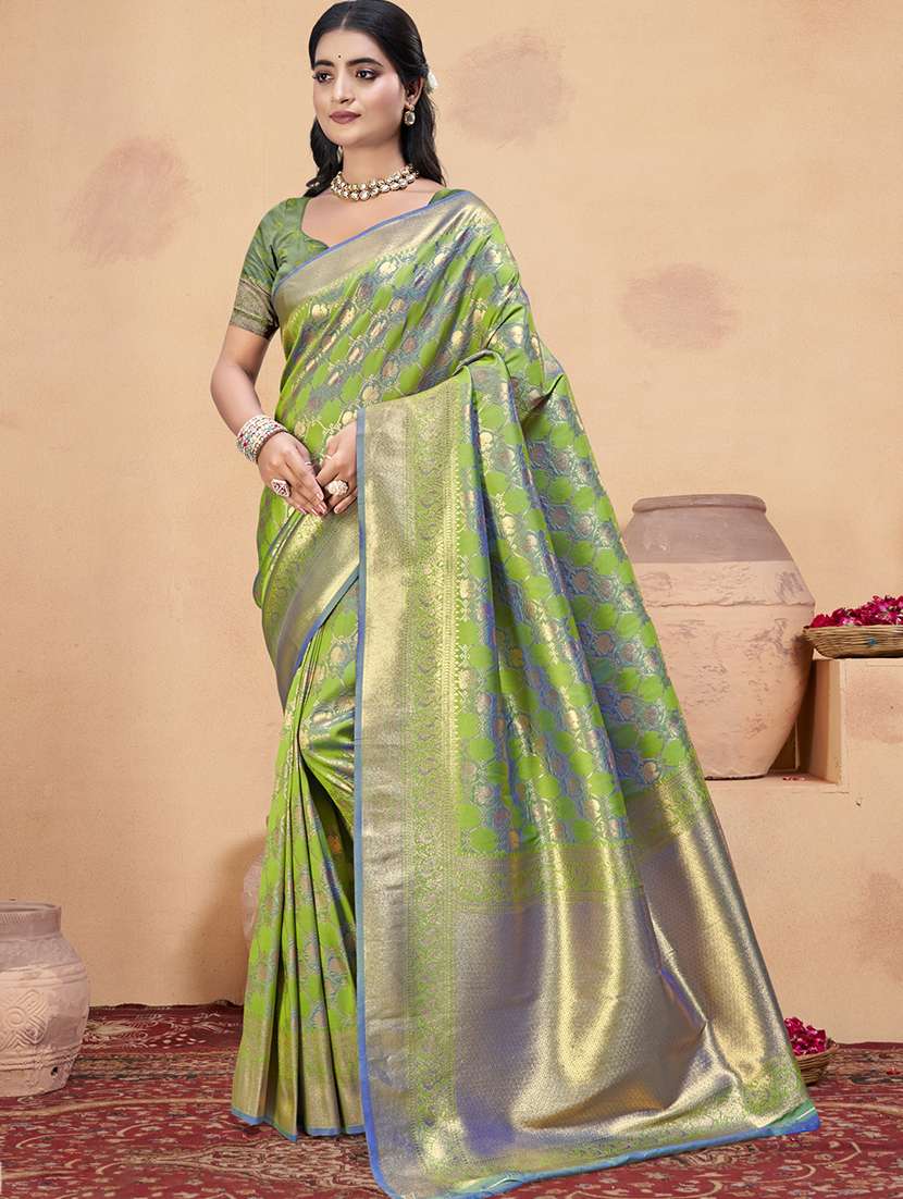 women self design banarasi festive wear saree with blouse - 21789686 - Zoom Image - 0
