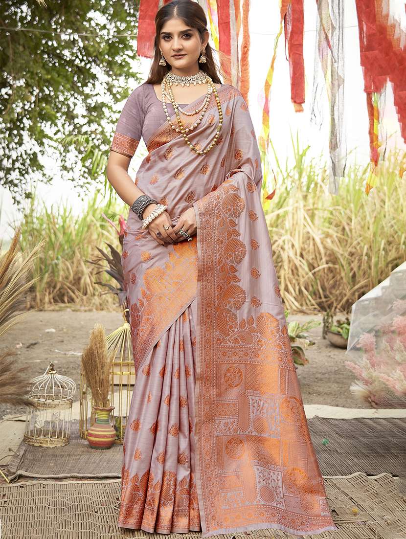 women self design banarasi saree with blouse - 21789698 - Zoom Image - 0