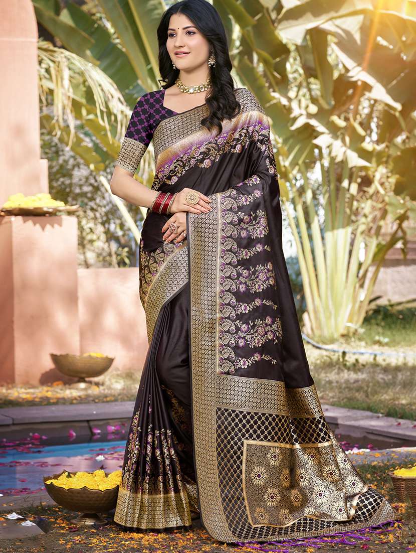 women self design banarasi saree with blouse