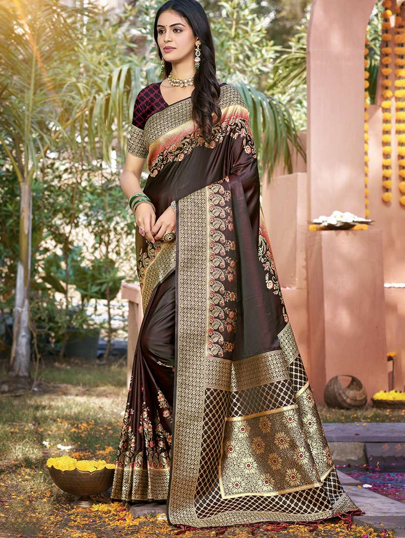 women self design banarasi saree with blouse