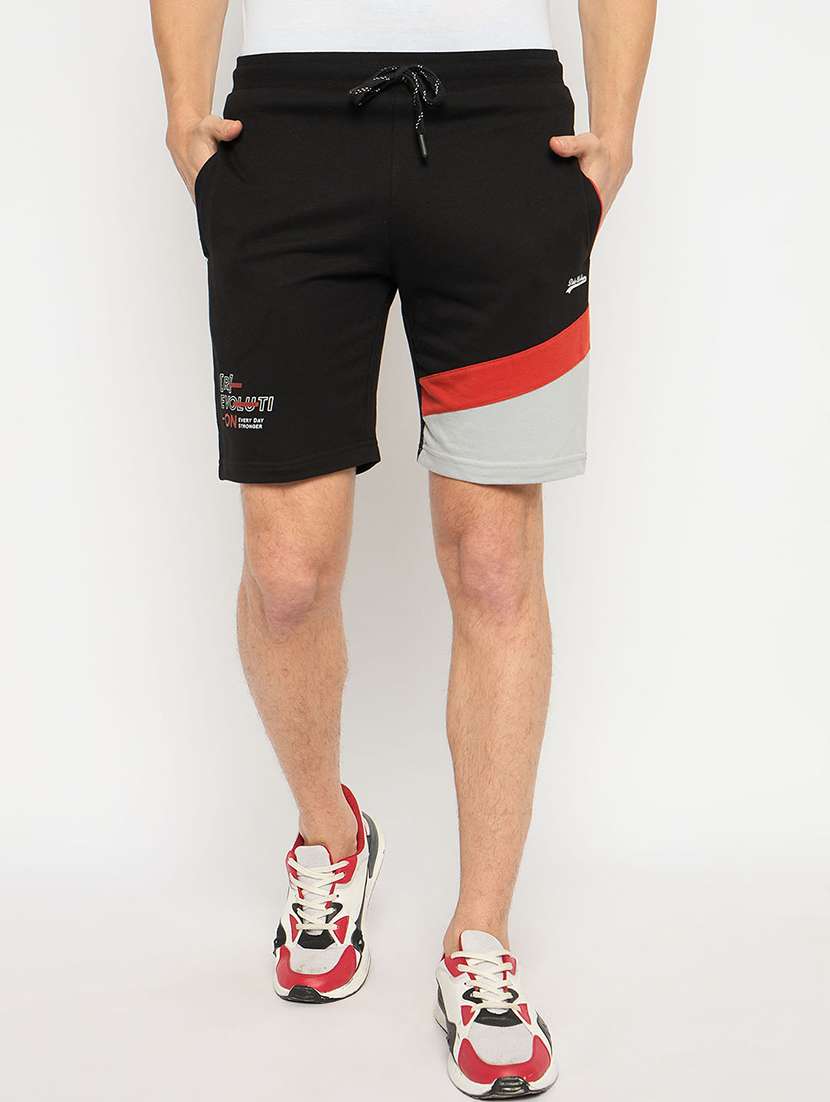 men color blocked mid rise short
