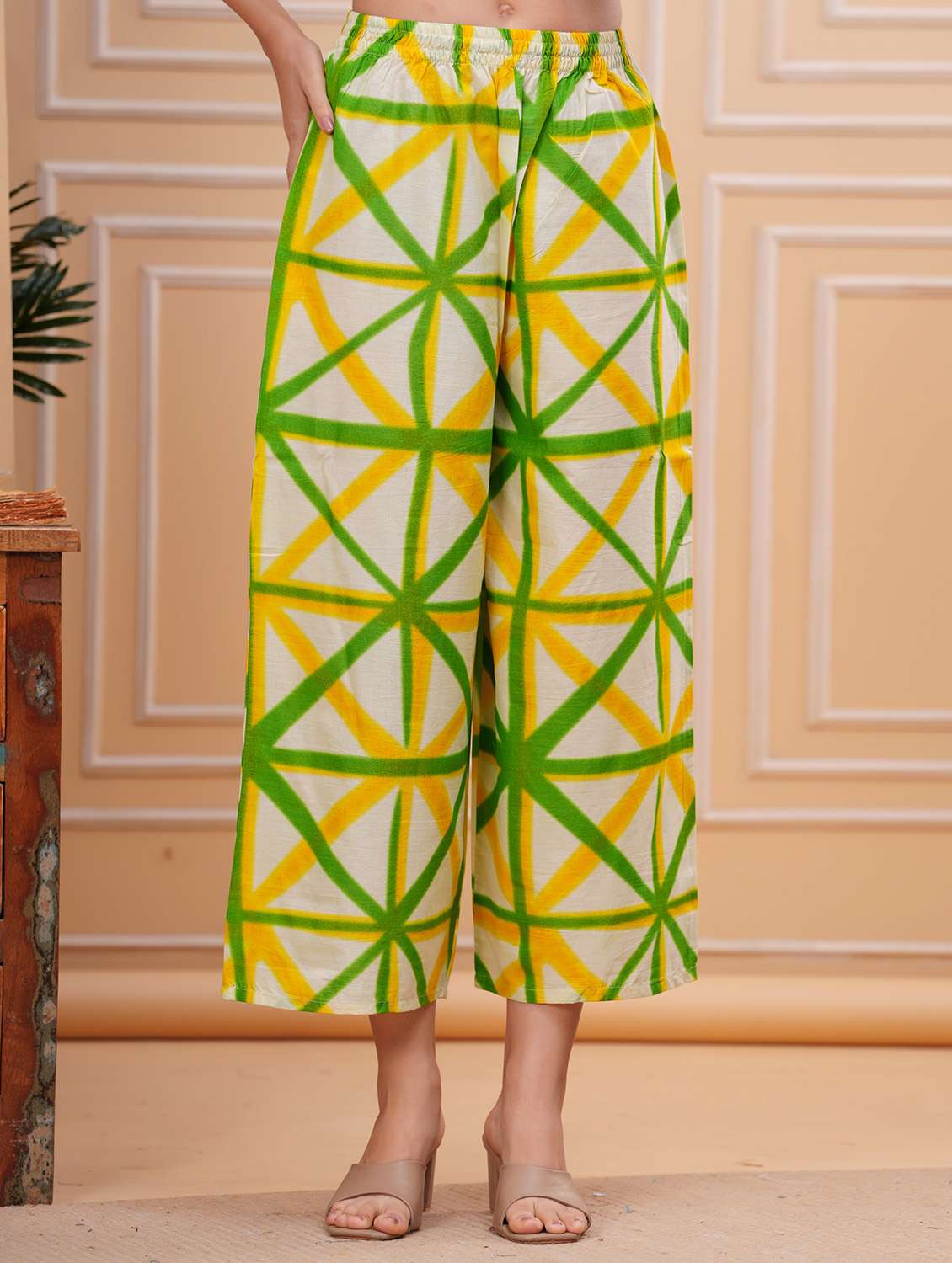 women printed sleeveless kurta palazzo set - 21793396 -  Standard Image - 5