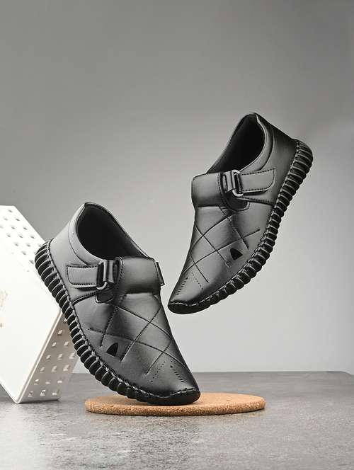 men black fisherman sandal - 21794228 -  Standard Image - 0