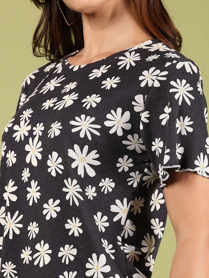 women floral short sleeve regular fit t-shirt - 21795089 -  Standard Image - 5
