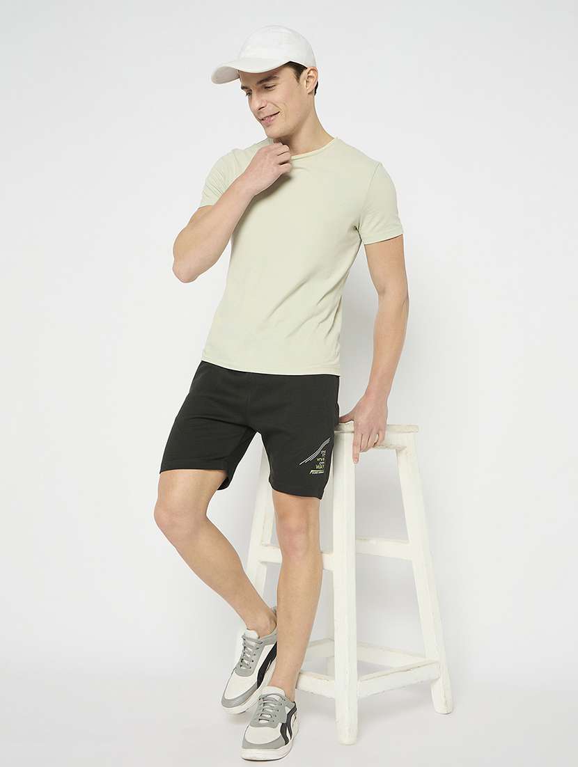 men solid mid rise regular fit short - 21797011 -  Standard Image - 5
