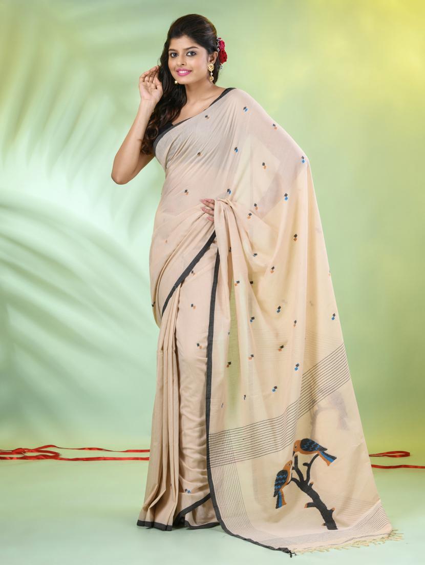 women beige handloom saree with blouse - 21839473 - Zoom Image - 0