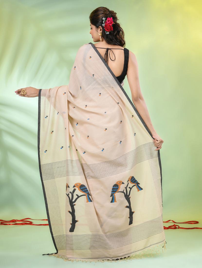 women beige handloom saree with blouse - 21839473 - Standard Image - 3