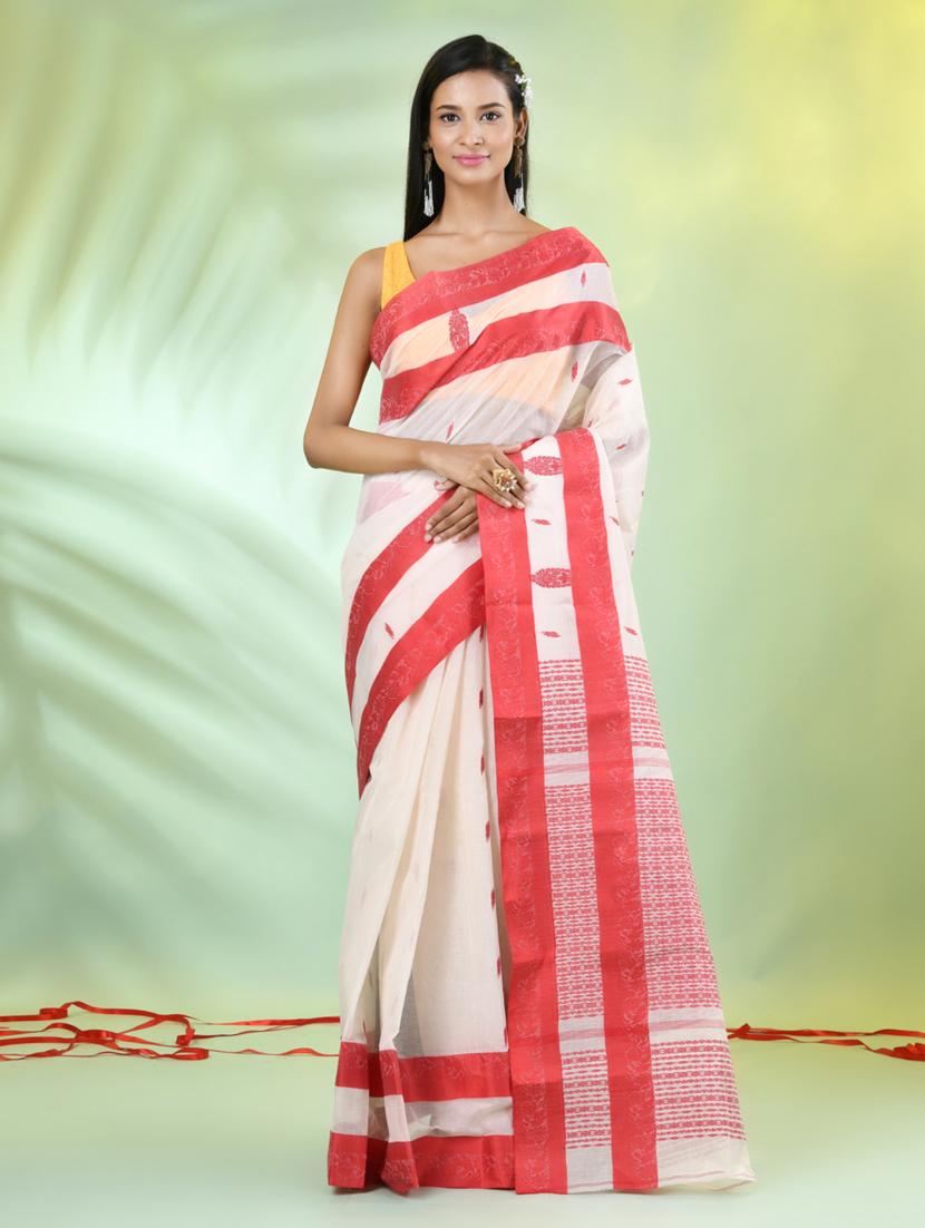 women off white handloom saree - 21839474 - Zoom Image - 0