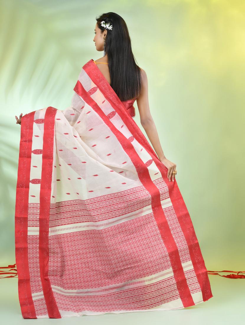 women off white handloom saree - 21839474 - Standard Image - 3