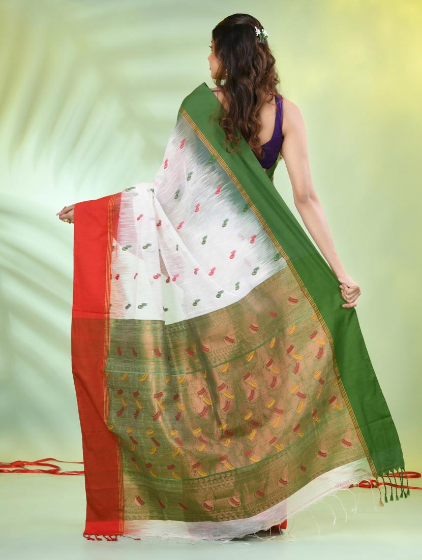 women white handloom saree with blouse - 21839487 - Standard Image - 3