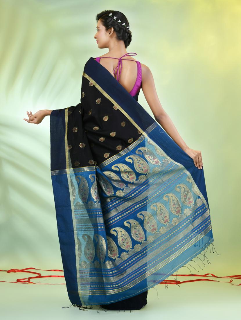 women black handloom saree with blouse - 21839511 - Standard Image - 3
