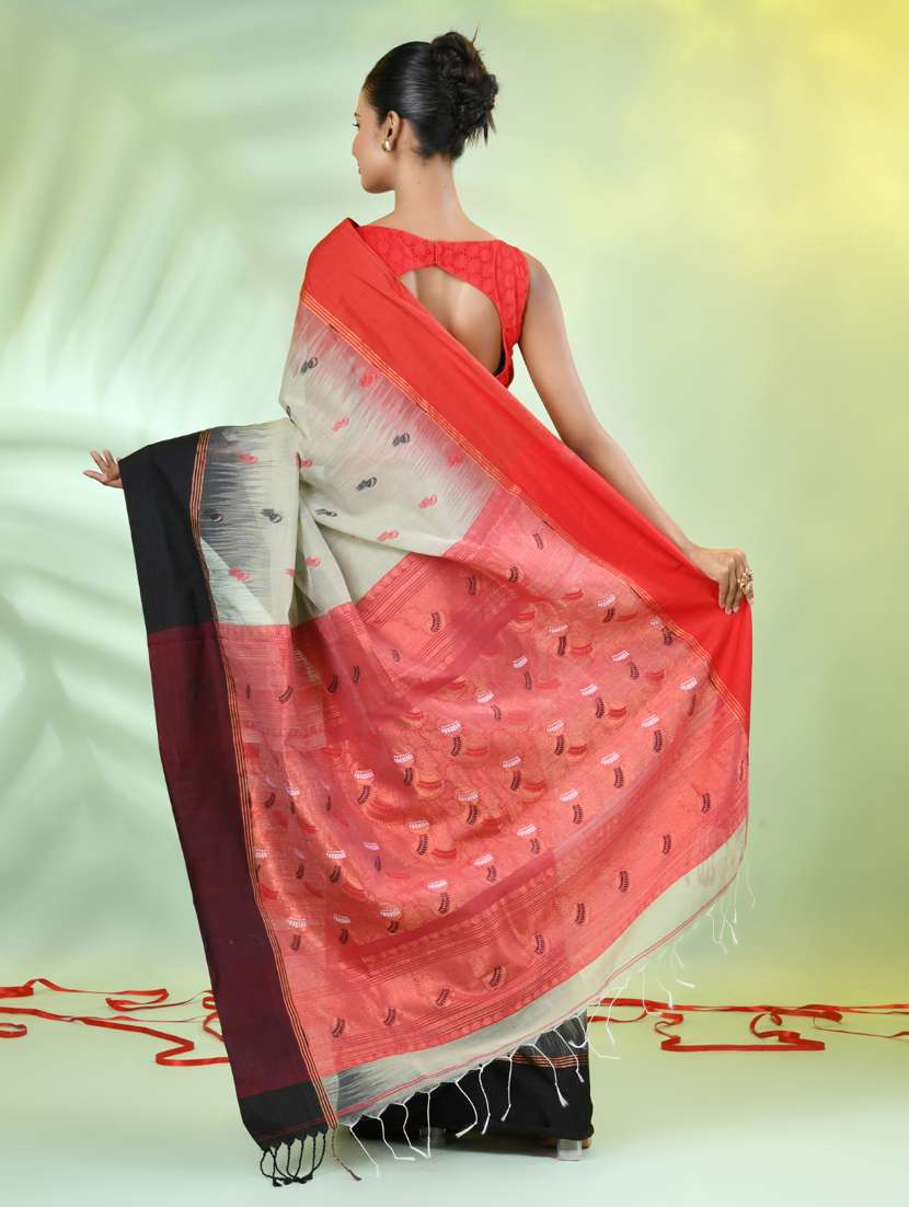 women self design handloom saree with blouse - 21839527 - Standard Image - 3