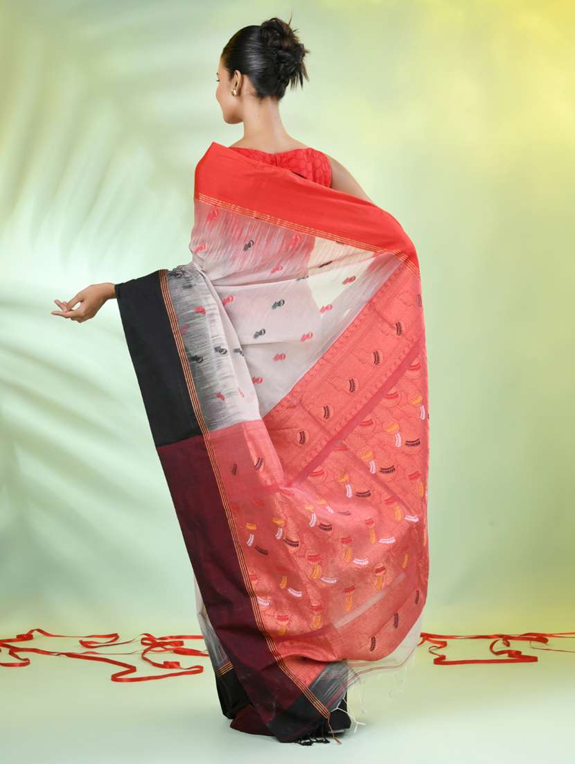 women self design handloom saree with blouse - 21839529 - Standard Image - 3