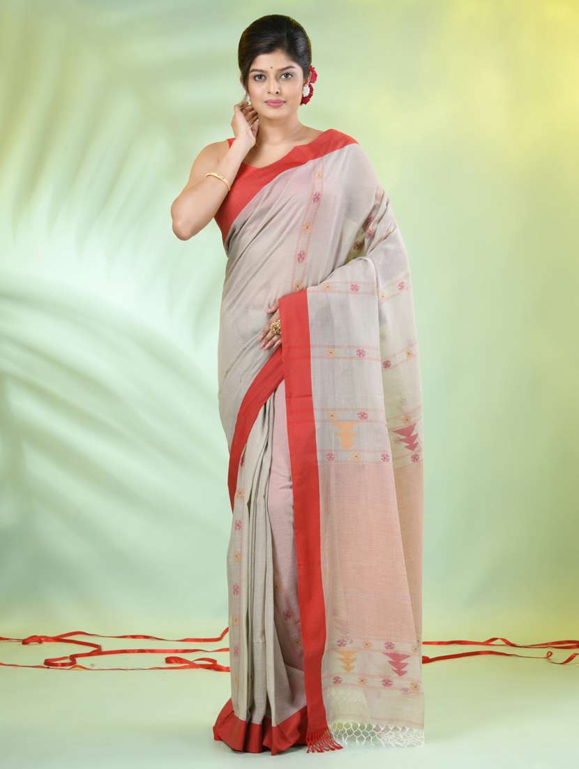 women self design handloom saree with blouse