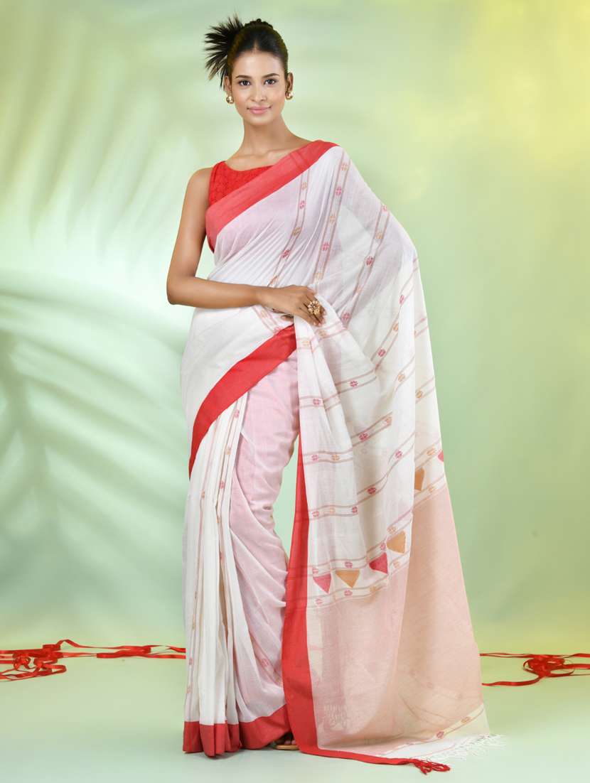women off white handloom saree with blouse - 21839546 - Zoom Image - 0