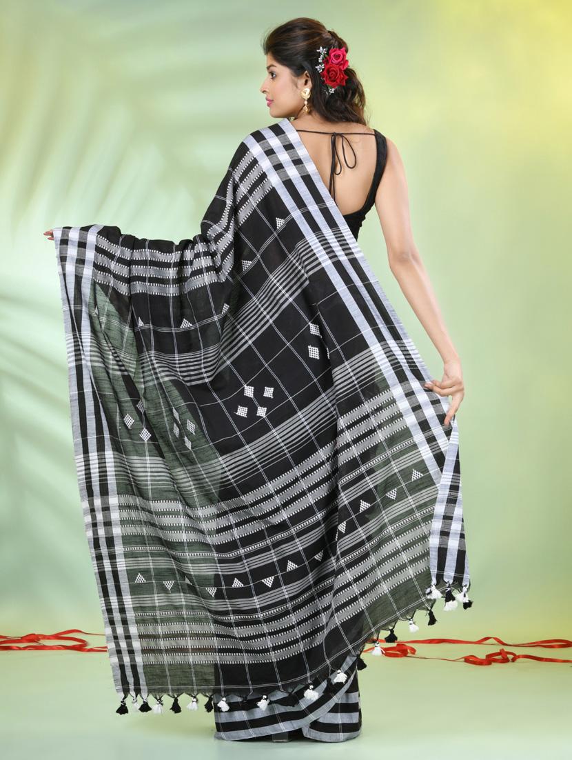 women checkered handloom saree with blouse - 21839573 - Standard Image - 3