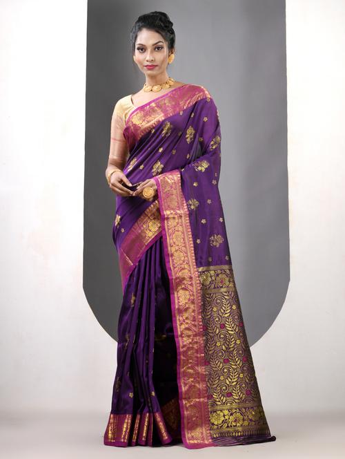 women self design bordered saree with blouse - 21839599 - Standard Image - 0