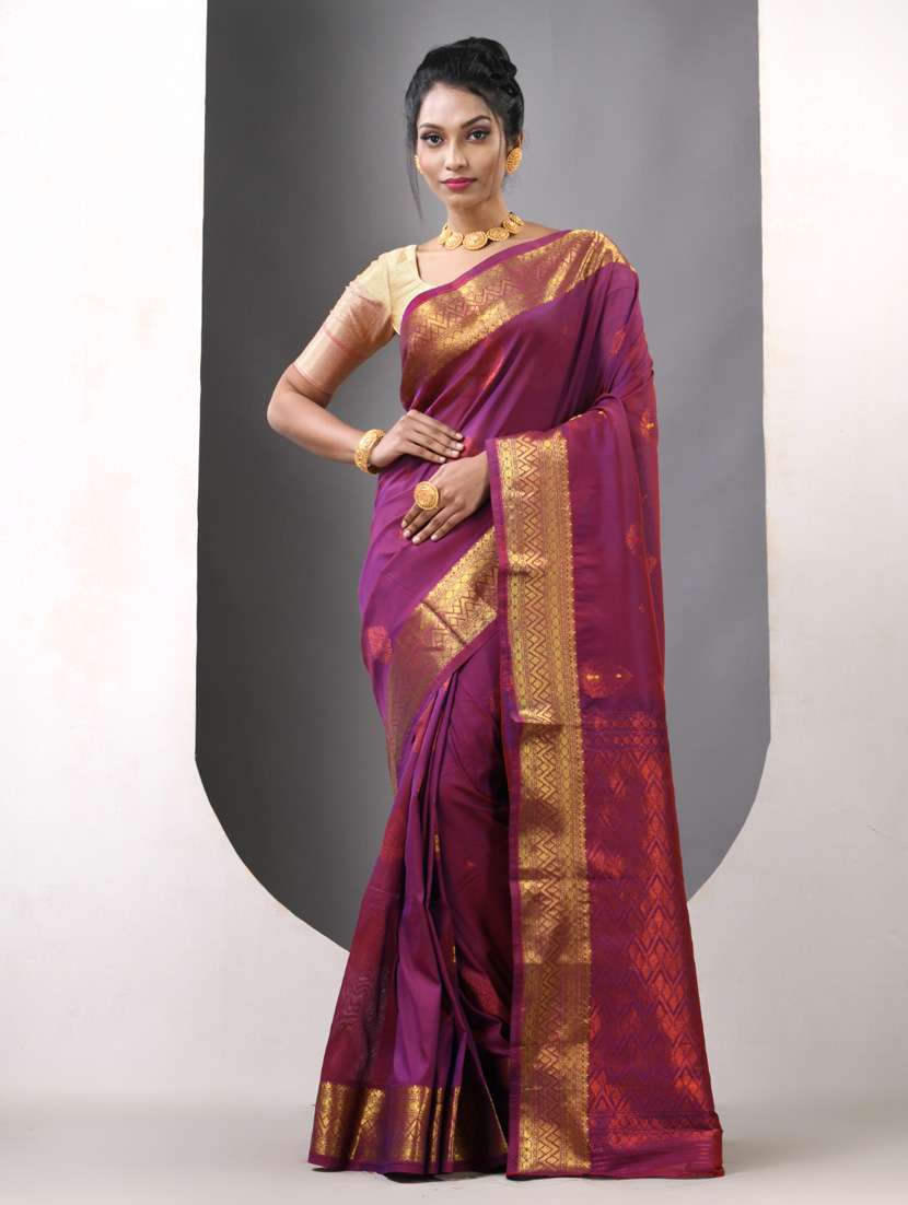 women self design bordered saree with blouse - 21839614 - Zoom Image - 0