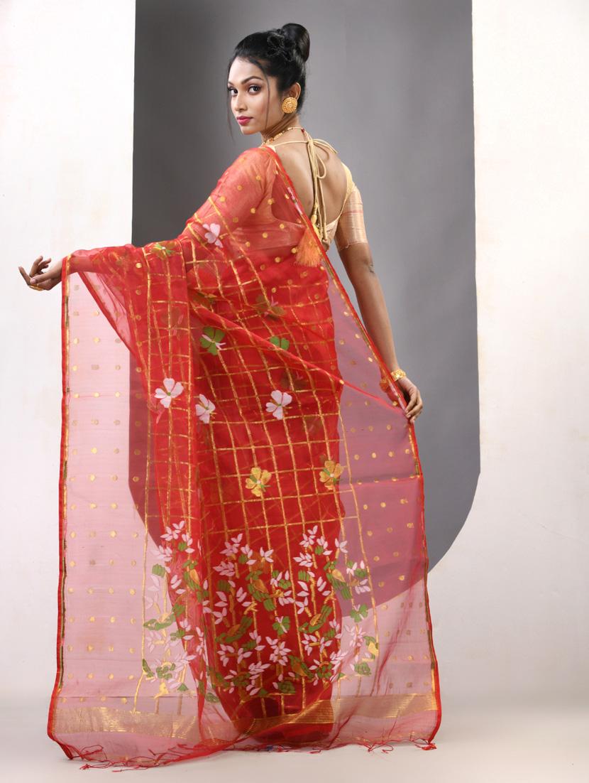 women self design handloom saree with blouse - 21839629 - Standard Image - 3