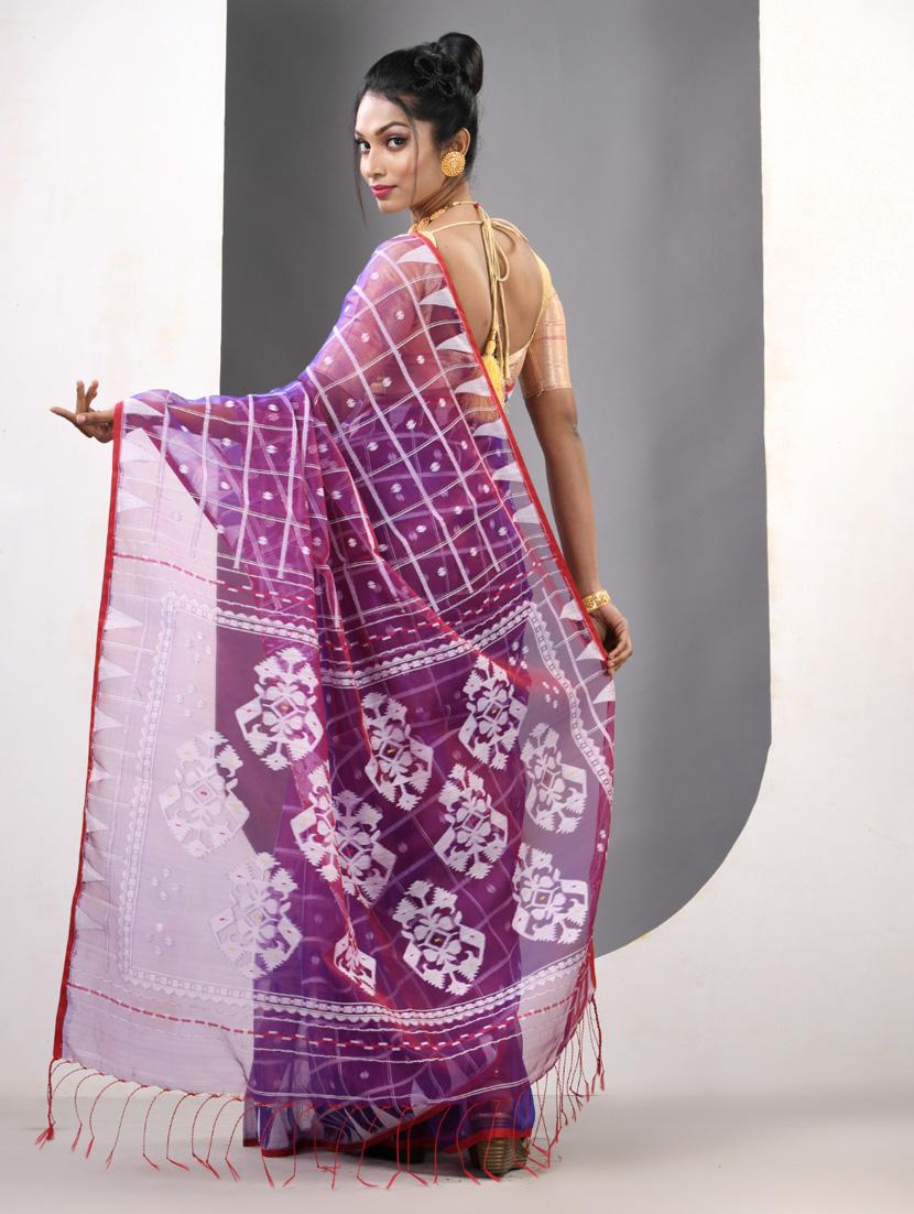 women self design handloom saree with blouse - 21839638 - Standard Image - 3