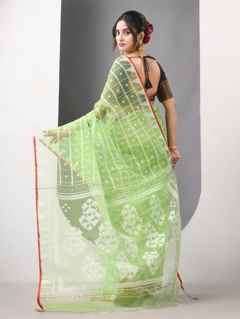 women self design handloom saree with blouse - 21839643 - Standard Image - 3