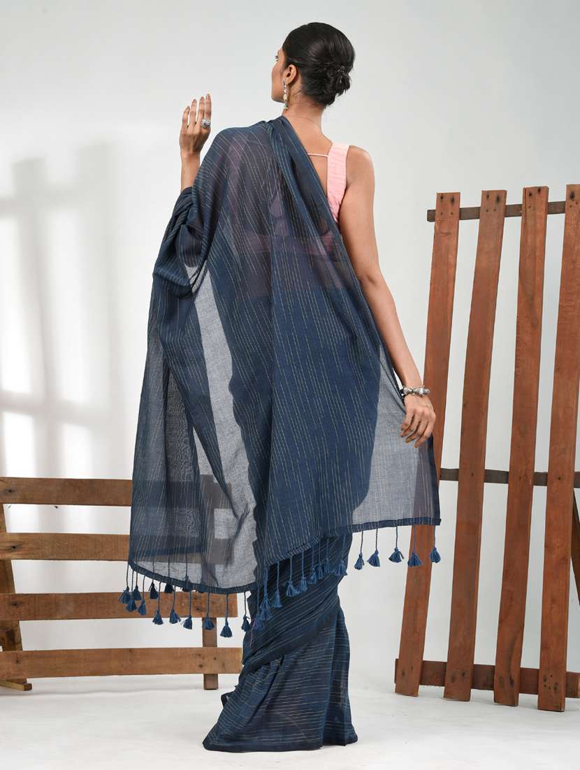 women grey handloom saree with blouse - 21839767 - Standard Image - 3