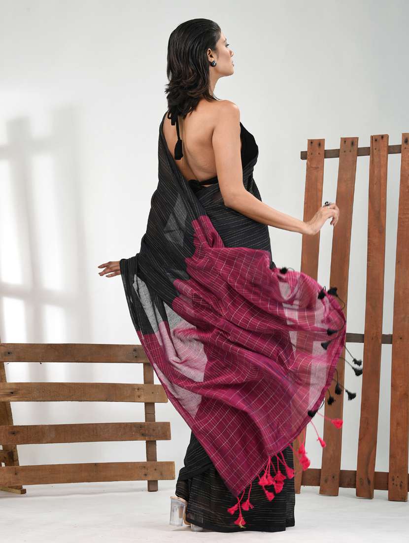 women black handloom saree with blouse - 21839773 -  Standard Image - 3