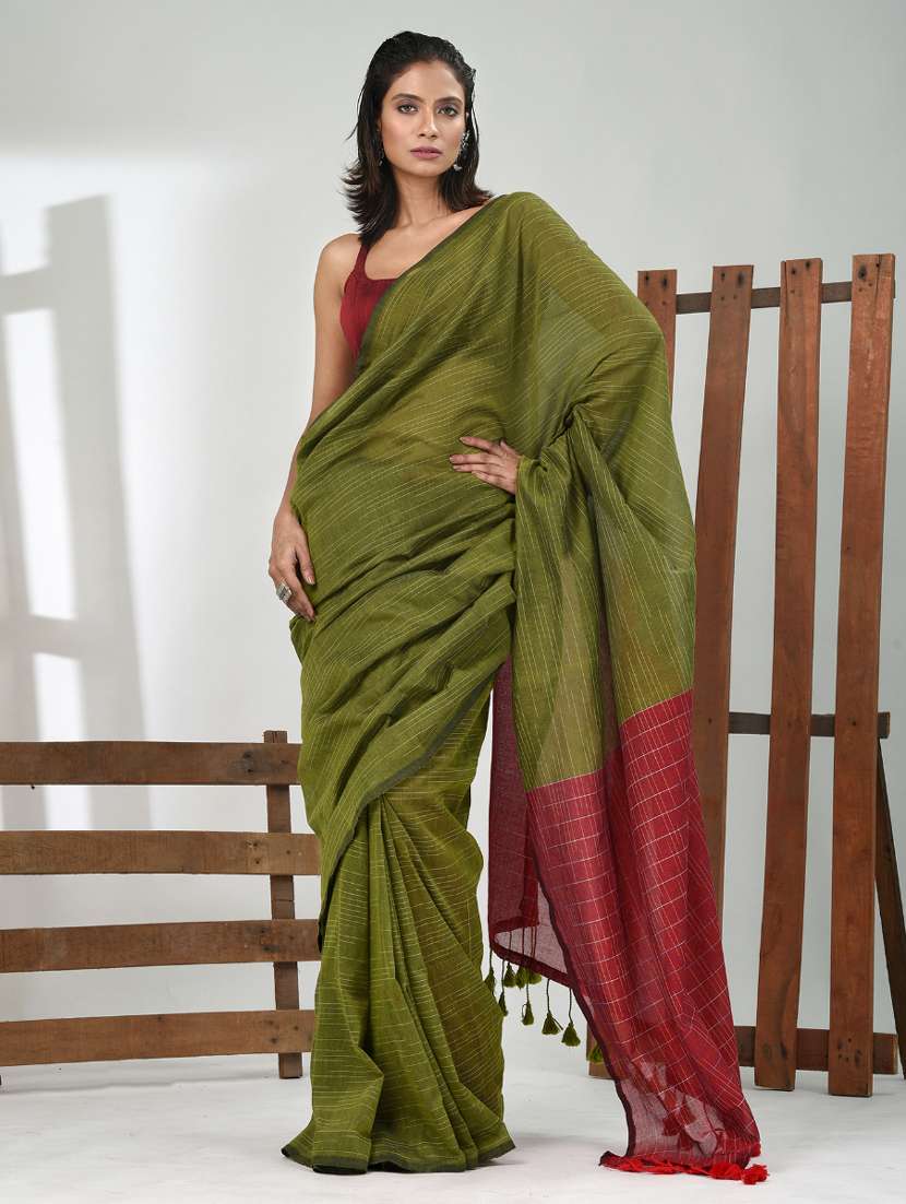 women green handloom saree with blouse - 21839778 -  Zoom Image - 0