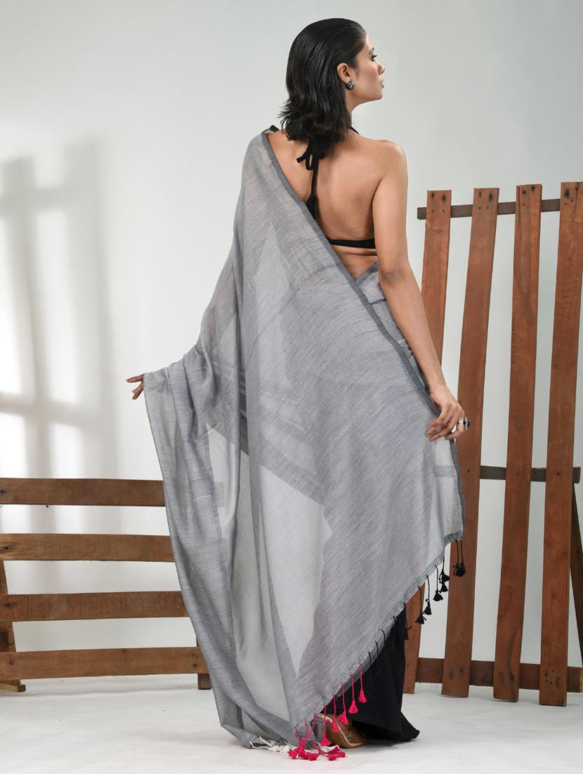 women grey handloom saree with blouse - 21839785 - Standard Image - 3