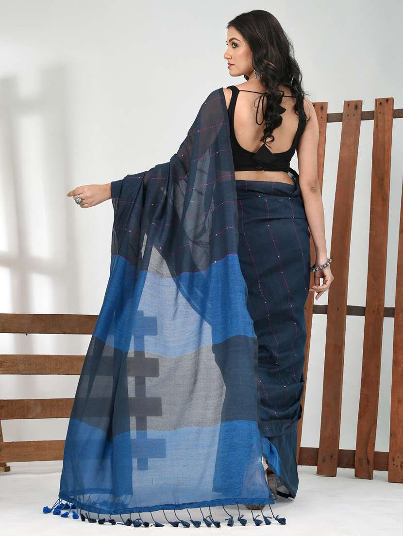 women striped handloom saree with blouse - 21839828 -  Standard Image - 3