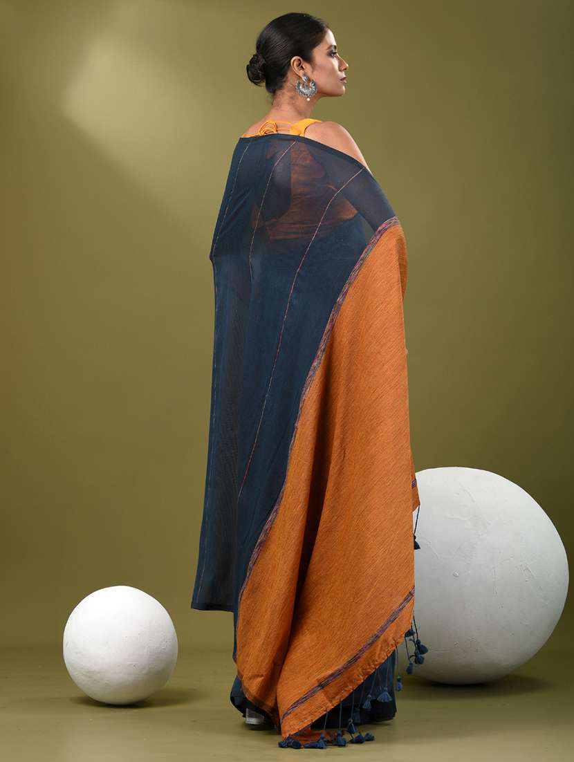 women striped handloom saree with blouse - 21839833 -  Standard Image - 3