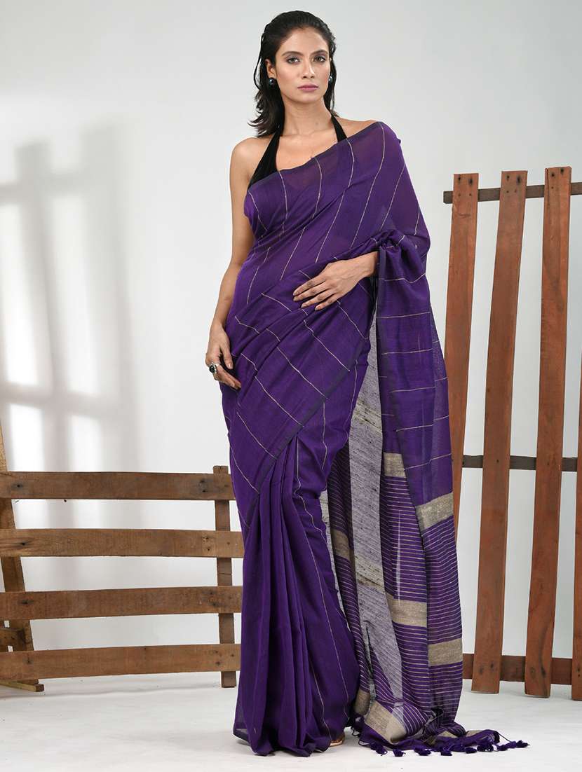 women striped handloom saree with blouse - 21839841 -  Zoom Image - 0