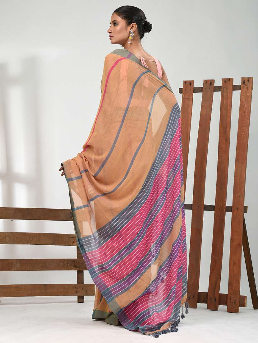 women striped handloom saree with blouse - 21839844 -  Standard Image - 3