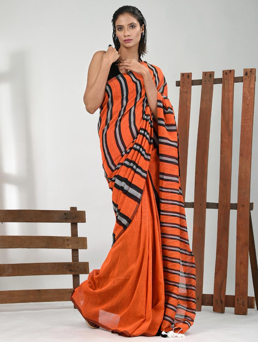 women striped handloom saree with blouse - 21839868 -  Zoom Image - 0