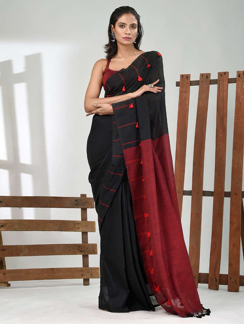 women black handloom saree with blouse - 21839877 -  Zoom Image - 0