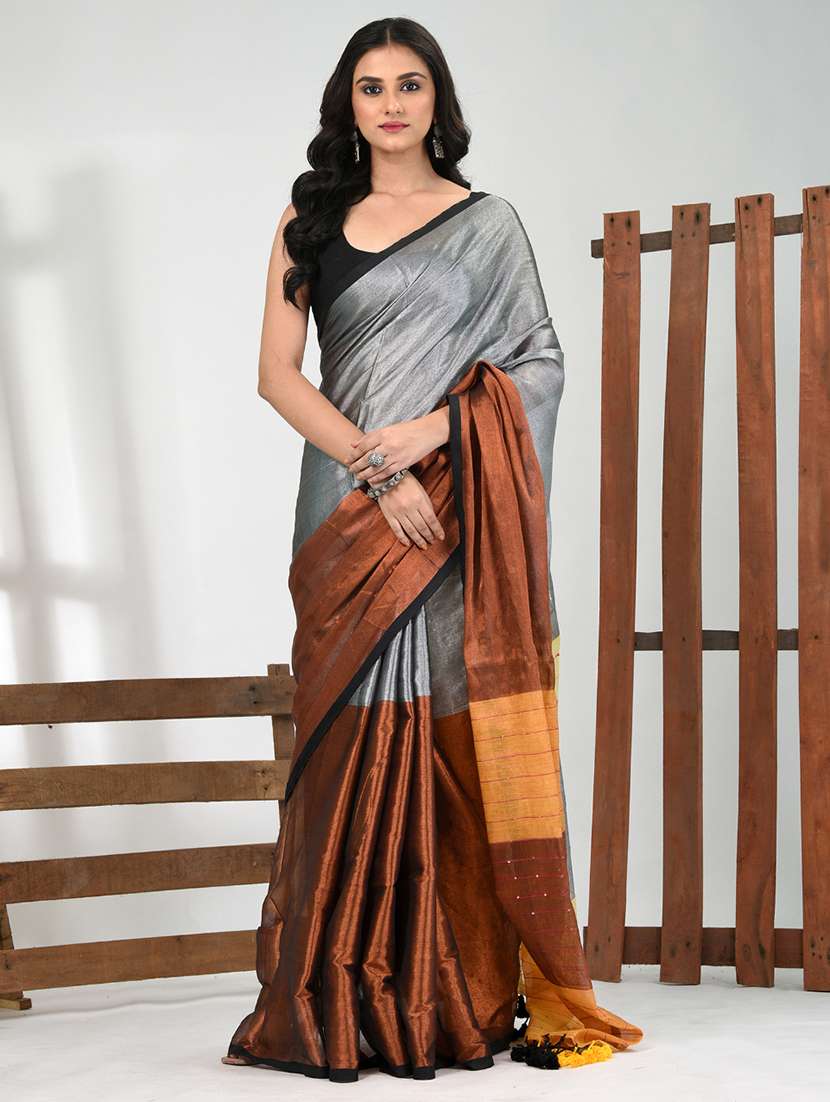 women grey handloom saree with blouse - 21839887 -  Zoom Image - 0