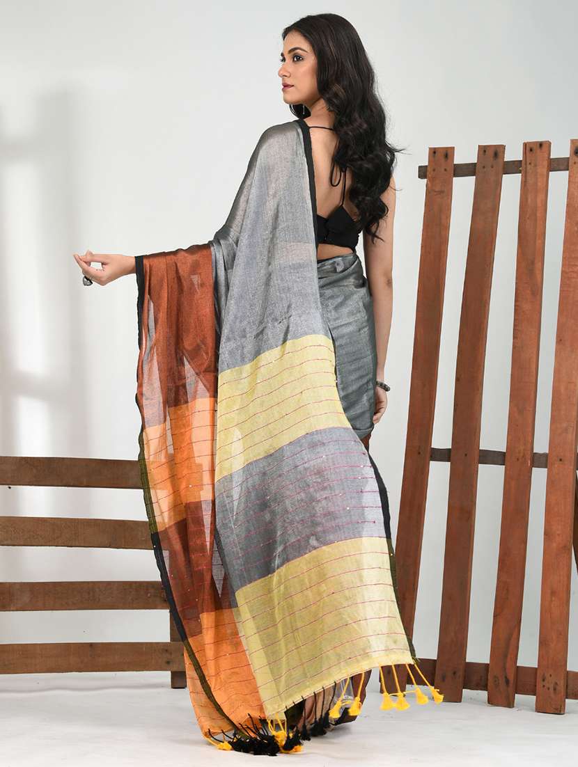 women grey handloom saree with blouse - 21839887 -  Standard Image - 3