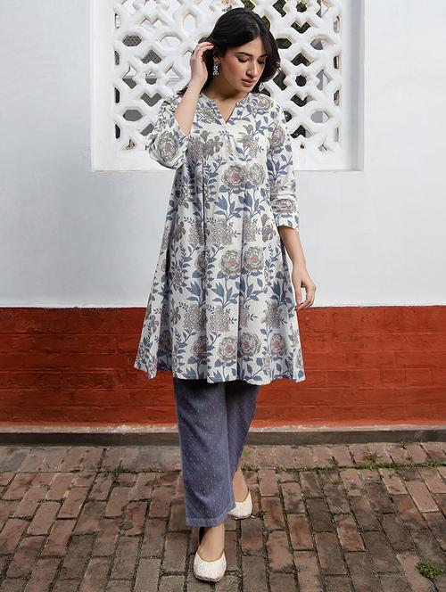 women floral printed notch neck a-line kurta - 21840080 - Standard Image - 0
