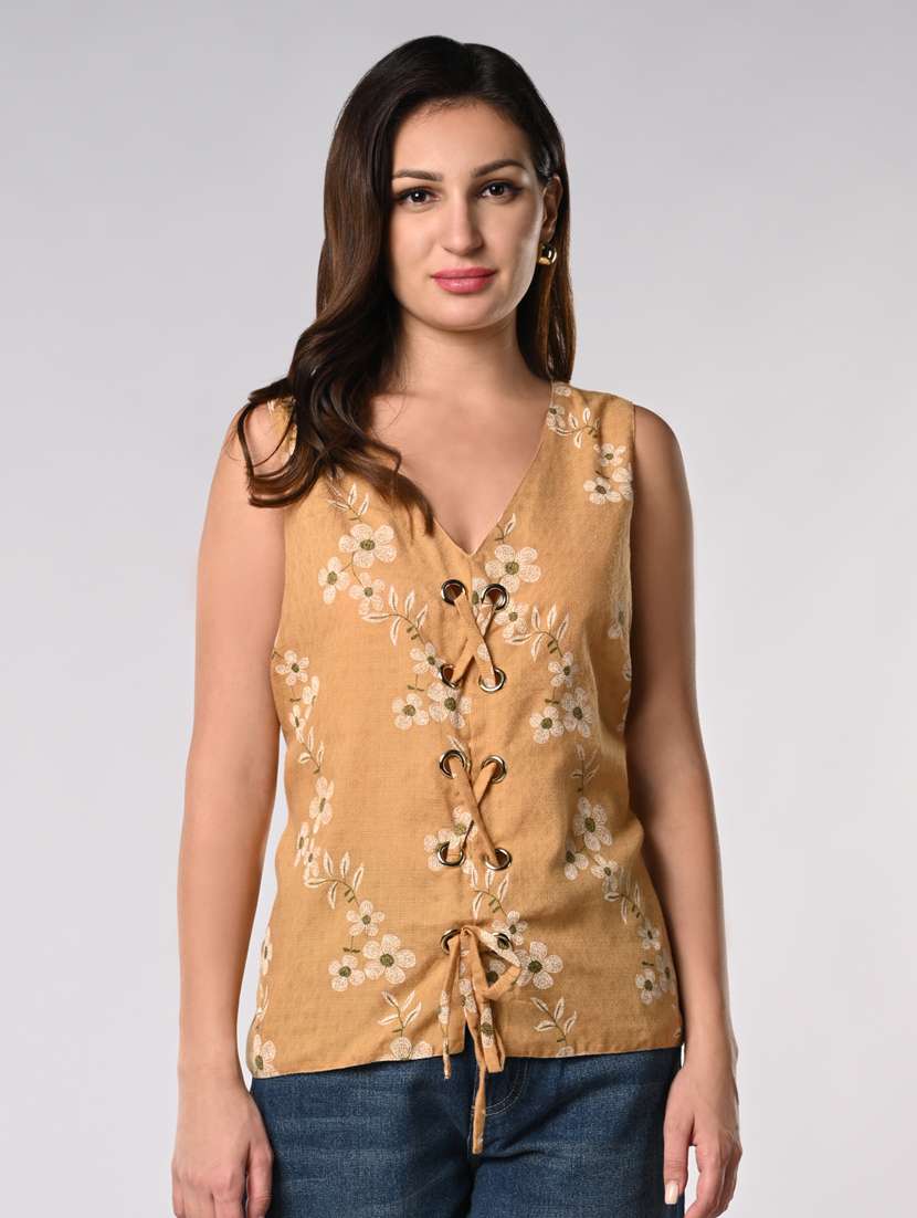 women floral printed sleeveless regular top - 21840229 -  Zoom Image - 0