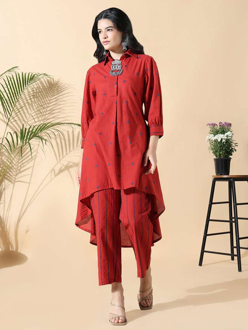 women red three quarter sleeve kurta pant set