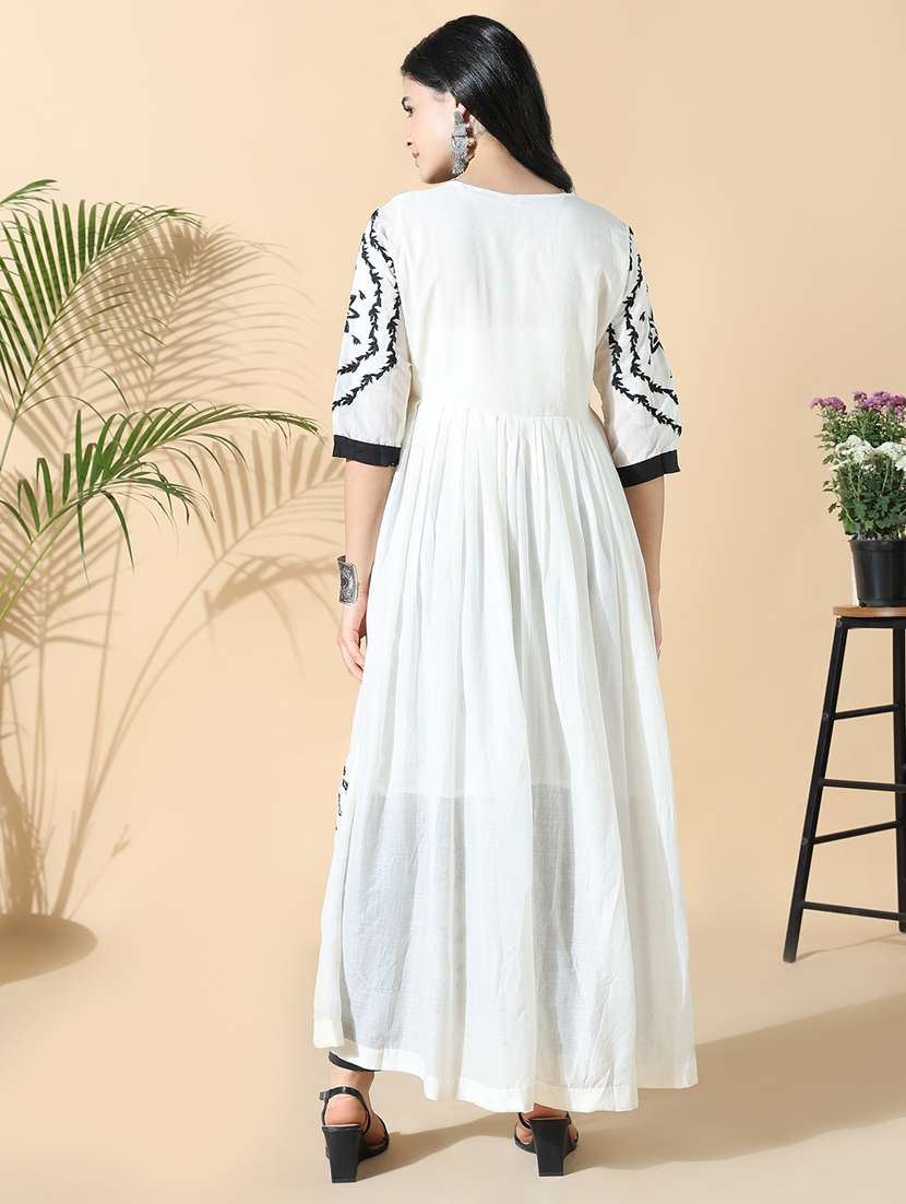 women white three quarter sleeve anarkali kurta - 21843119 -  Standard Image - 3
