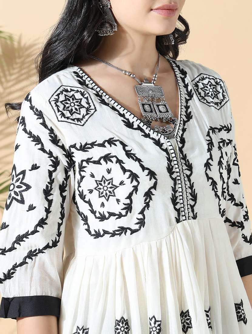 women white three quarter sleeve anarkali kurta - 21843119 -  Standard Image - 5
