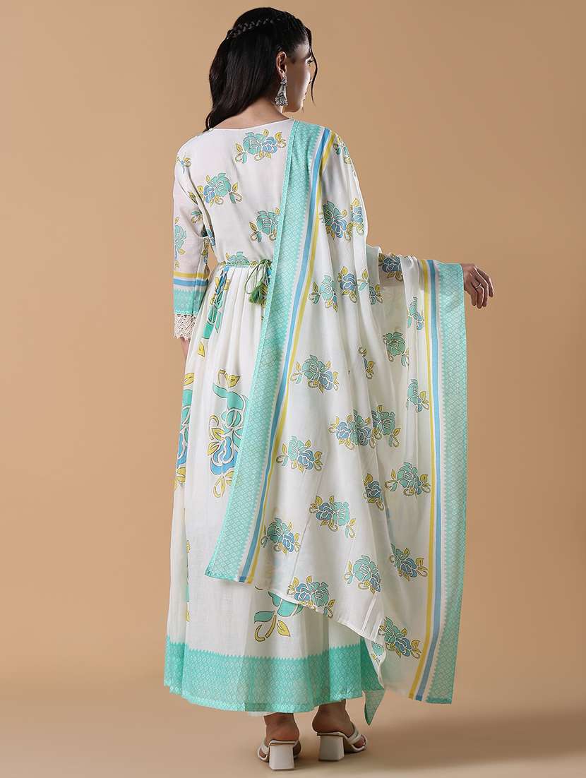 women three quarter sleeve kurta pant with dupatta set - 21843129 -  Standard Image - 3