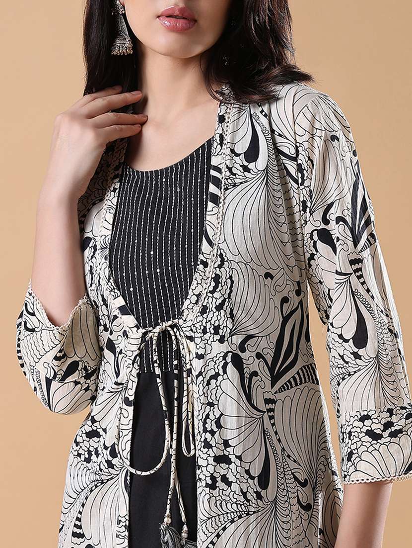 women black sleeveless kurta with jacket - 21843131 -  Standard Image - 5