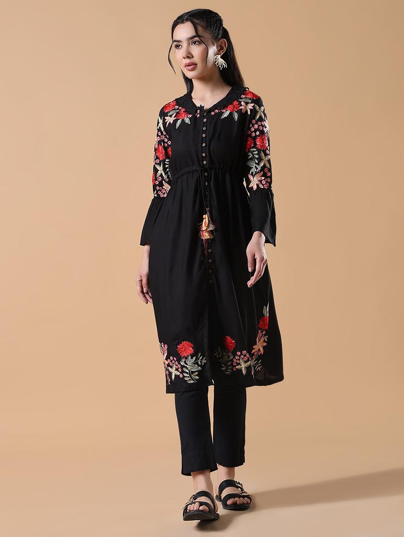 women three quarter sleeve a-line kurta - 21843141 - Zoom Image - 0
