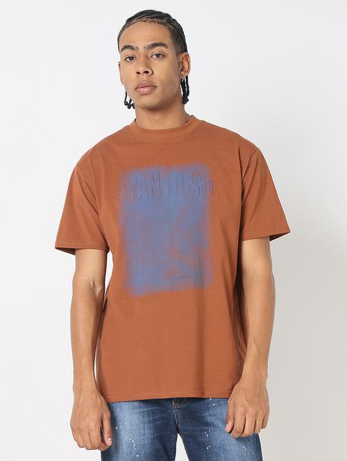 men front print round neck regular fit t-shirt - 21843292 -  Standard Image - 0