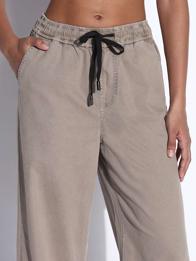 women solid top and trouser co-ord set - 21843420 -  Standard Image - 5