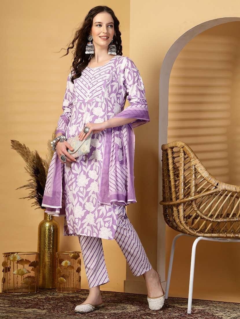 women three quarter sleeve kurta pant with dupatta set - 21844931 -  Zoom Image - 0